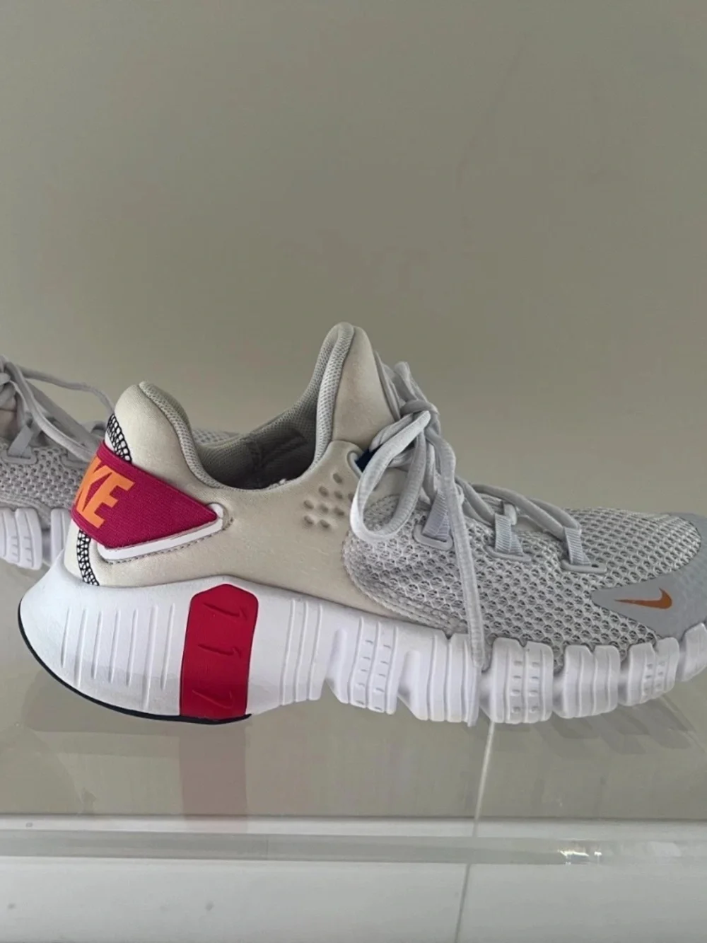Nike Free Metcon 4 Sail Total Orange Women's Size 8.5